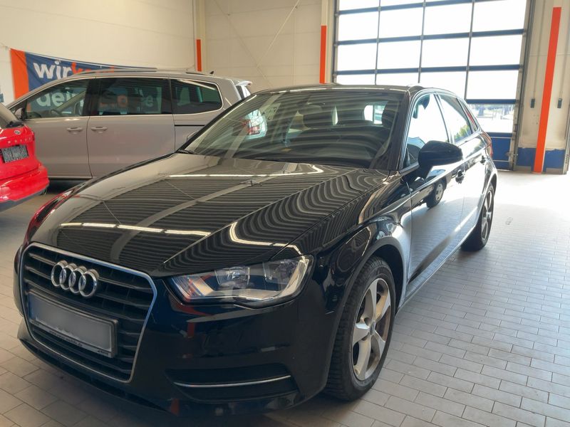 Audi A3 Sportback 1.6 TDI — 1/8