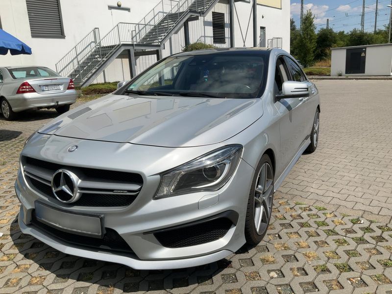 Mercedes-Benz CLA-Klasse CLA 45 AMG — 1/8