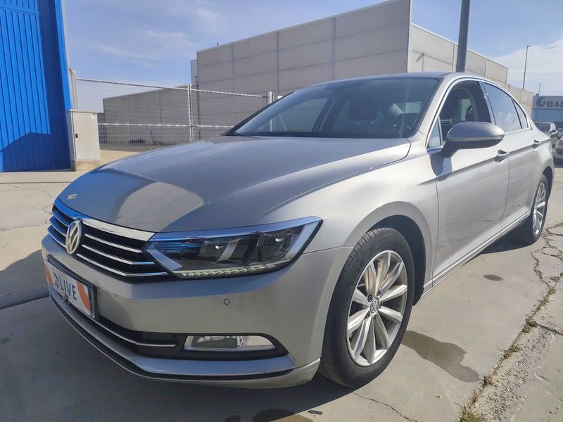 Volkswagen Passat 2.0 TDI — фото 1