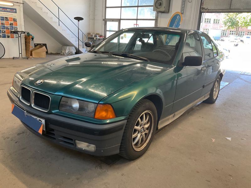 BMW 3er 318i — фото 1