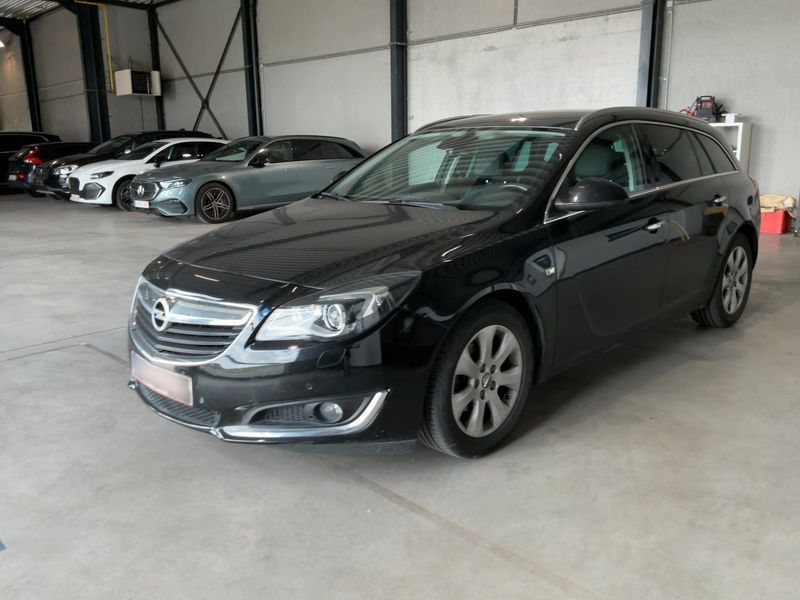 Opel Insignia Sports Tourer 1.6 CDTI DPF — 1/8