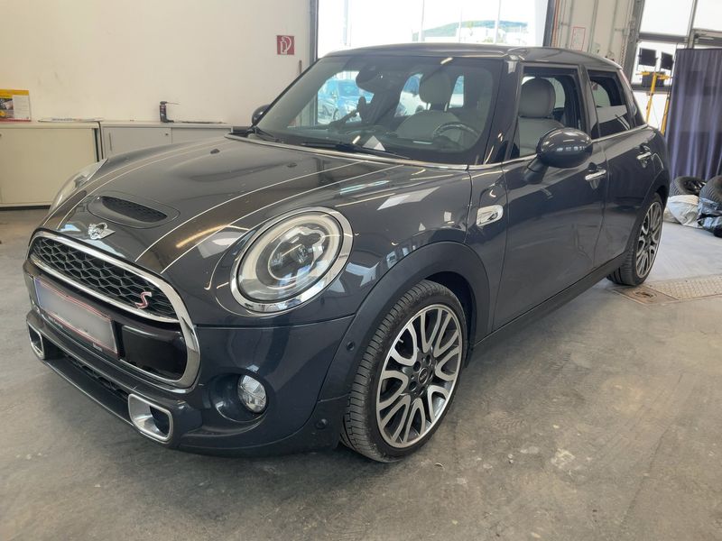MINI MINI Cooper S — 1/8