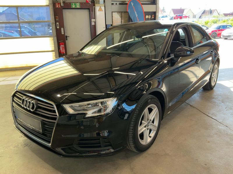Audi A3 Limousine 30 TFSI — 1/8