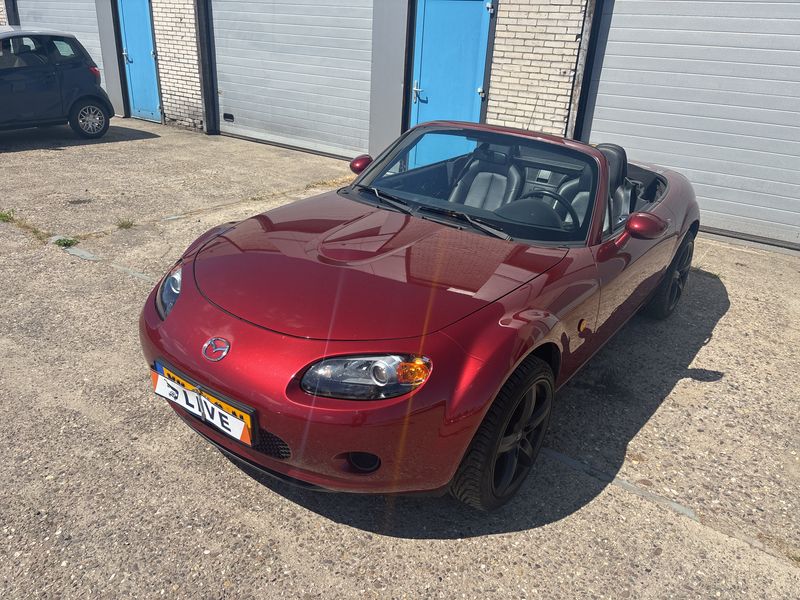 Mazda MX-5 1.8 — 1/8