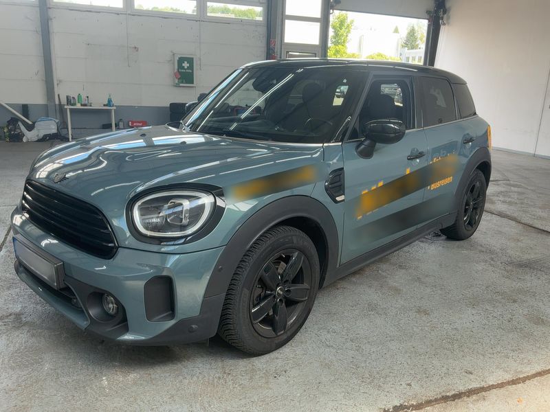 MINI Countryman Cooper D — 1/8