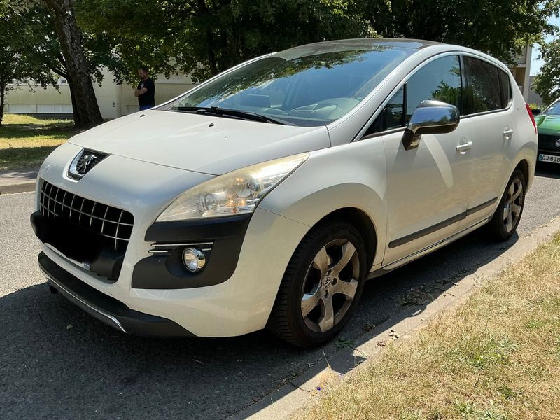 Peugeot 3008 1.6 e-HDi — 1/8