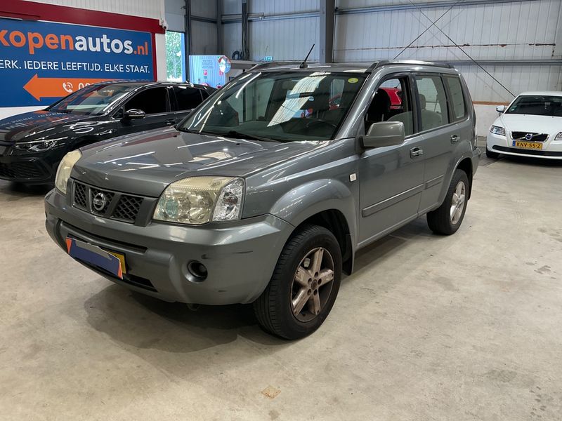Nissan X-Trail 2.0 — 1/8