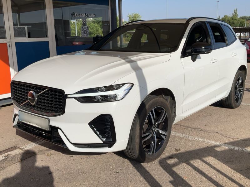 Volvo XC60 2.0 B4 Mild-Hybrid — 1/8