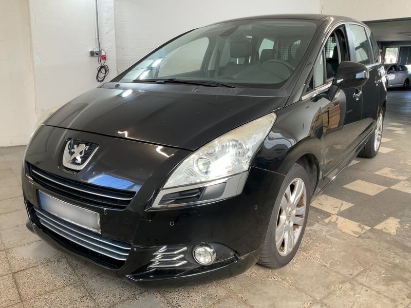 Peugeot 5008 2.0 HDi — 1/8