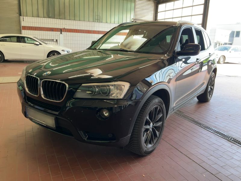 BMW X3 xDrive 20i — 1/8