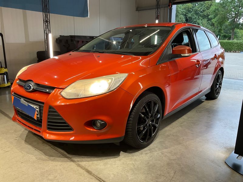 Ford Focus 1.6 Ti-VCT — фото 1