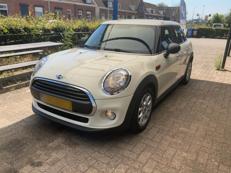 MINI MINI One — 1/8