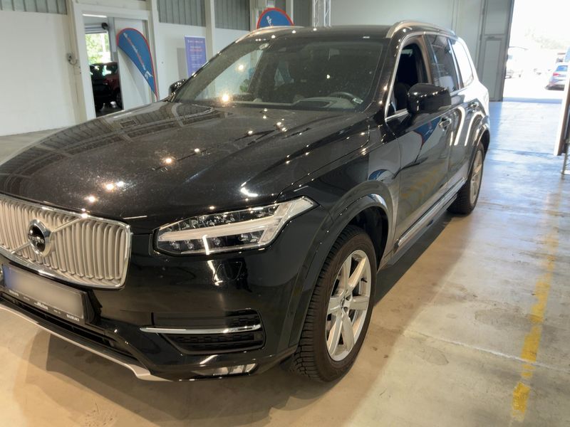 Volvo XC90 2.0 D5 — 1/8
