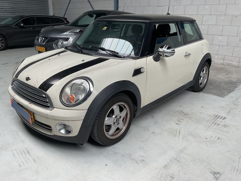 MINI MINI One — 1/8