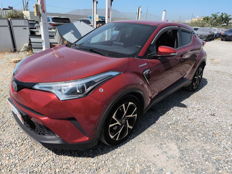 Toyota C-HR 1.8 Hybrid — 1/8