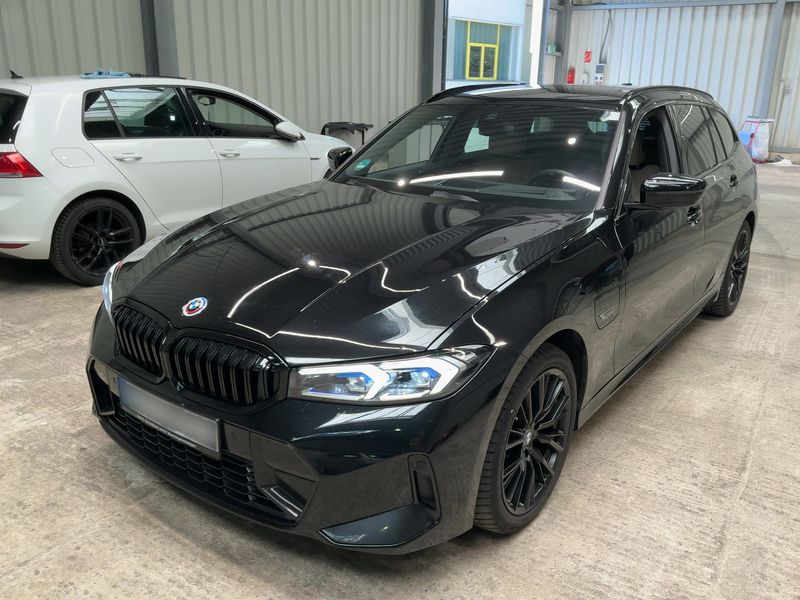 BMW 3er 330e — 1/8