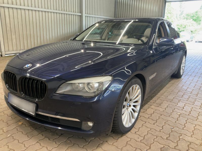 BMW 7er 750i — фото 1