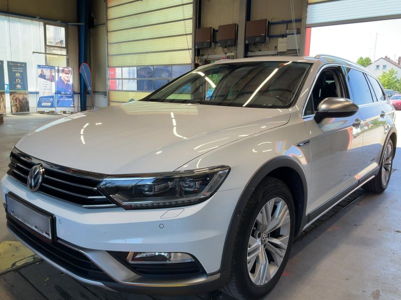 Volkswagen Passat Alltrack 2.0 TDI — 1/8