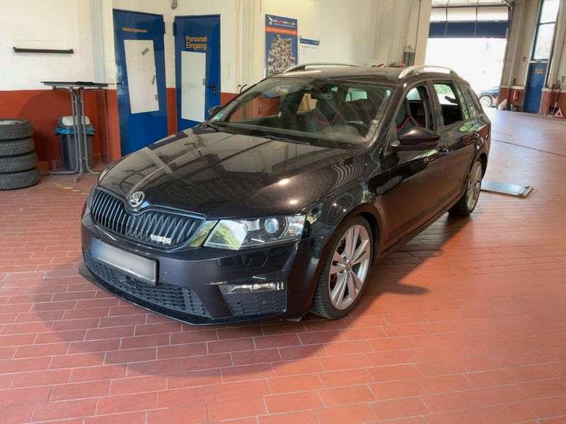 Skoda Octavia 2.0 TDI — 1/8