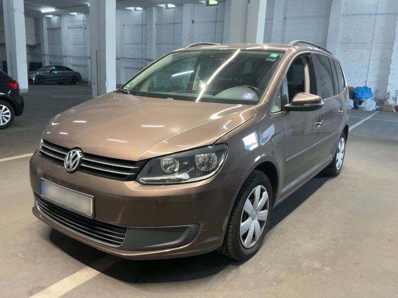 Volkswagen Touran 1.2 TSI — фото 1