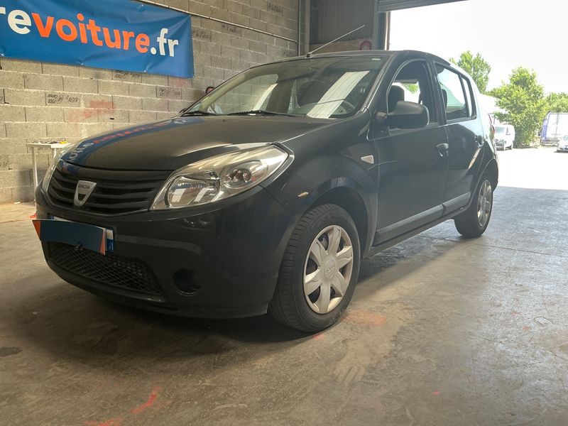 Dacia Sandero 1.5 dCi — 1/8
