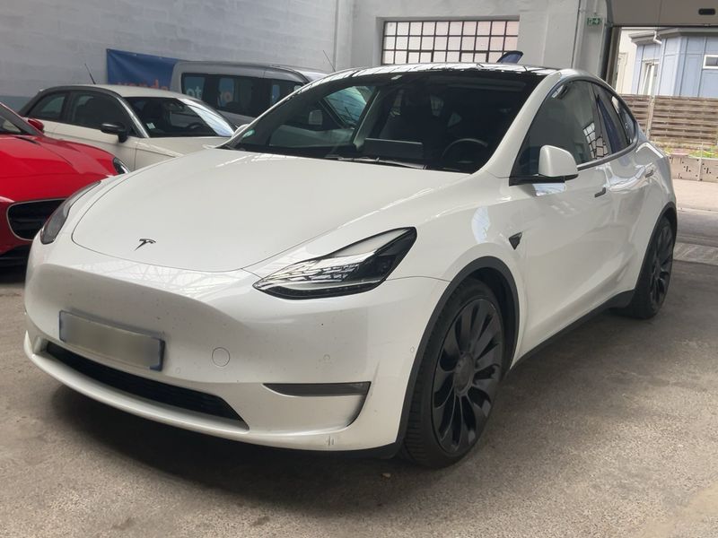 Tesla Model Y Performance Dual AWD — 1/8