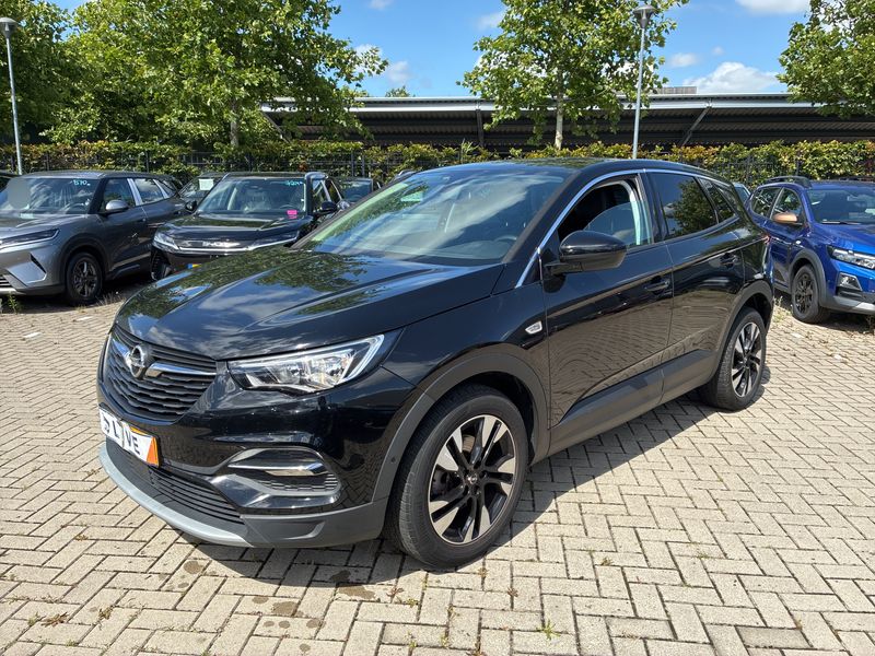 Opel Grandland X 1.2 Turbo — 1/8