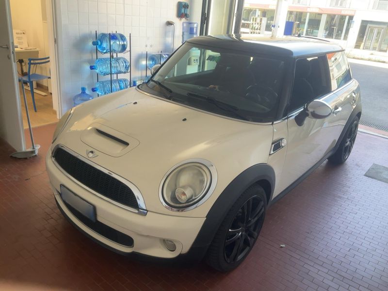 MINI MINI Cooper S — 1/8