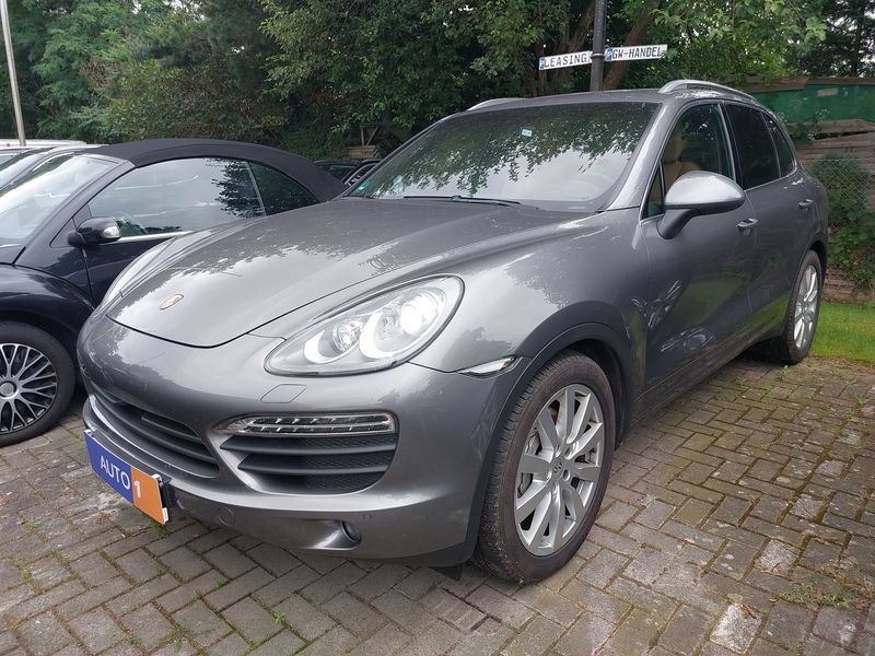 Porsche Cayenne S — 1/8