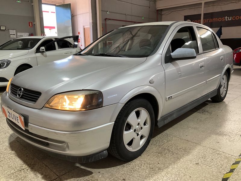 Opel Astra 1.6 — 1/8