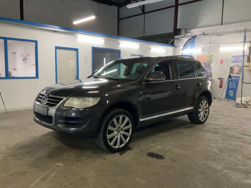 Volkswagen Touareg 3.0 V6 TDI — 1/8
