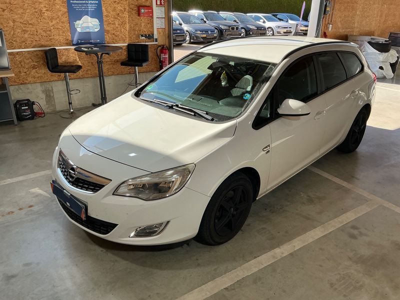 Opel Astra 1.7 CDTI — 1/8