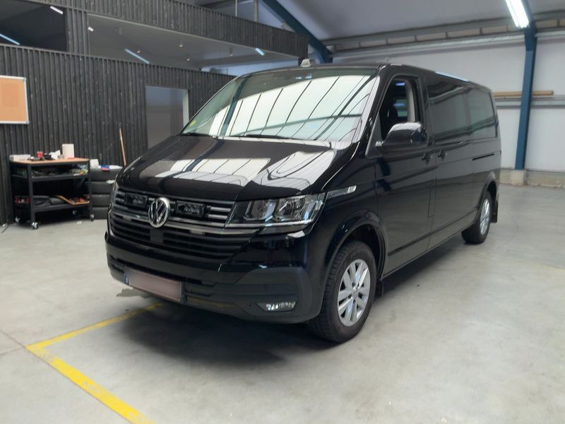 Volkswagen T6 Caravelle 2.0 TDI — 1/8