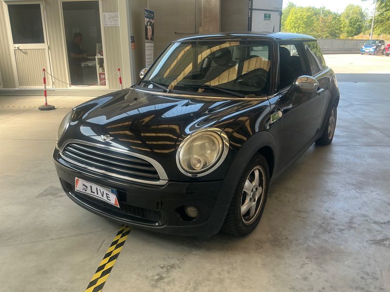 MINI MINI One — 1/8