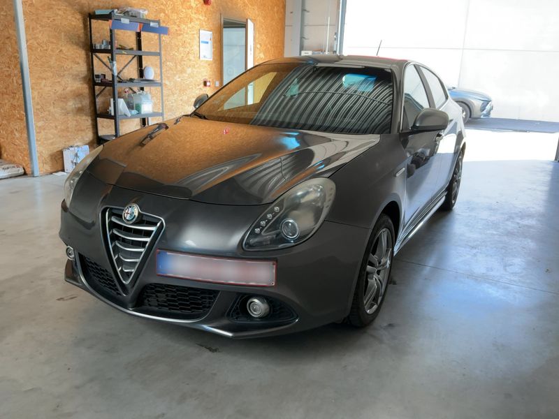 Alfa Romeo Giulietta 1.4 Turbo — 1/8