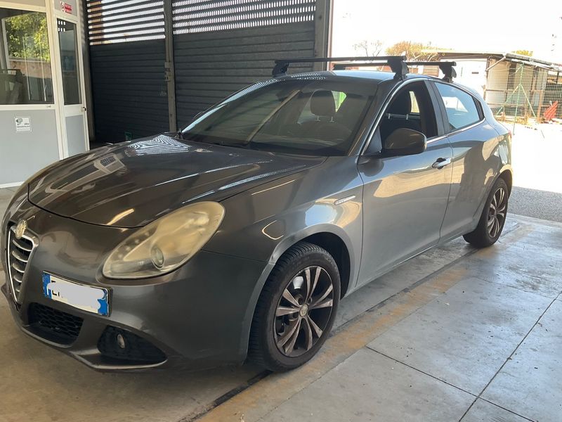 Alfa Romeo Giulietta 2.0 JTDM — 1/8