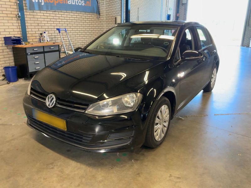 Volkswagen Golf VII 1.2 TSI — 1/8