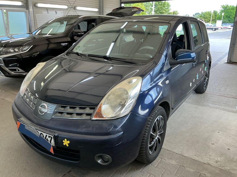 Nissan Note 1.6 — 1/8