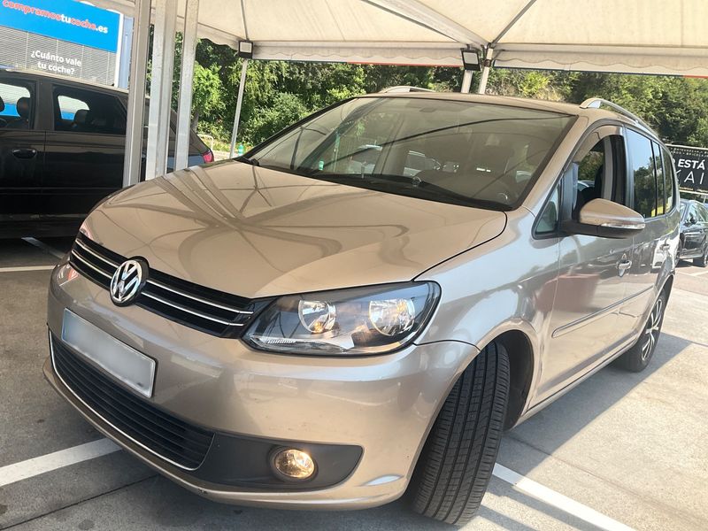 Volkswagen Touran 1.6 TDI — 1/8