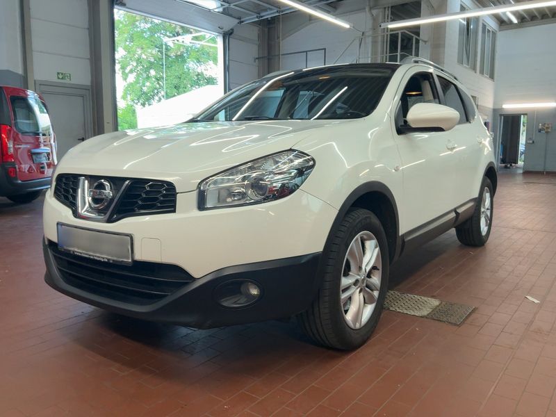 Nissan Qashqai+2 2.0 — фото 1