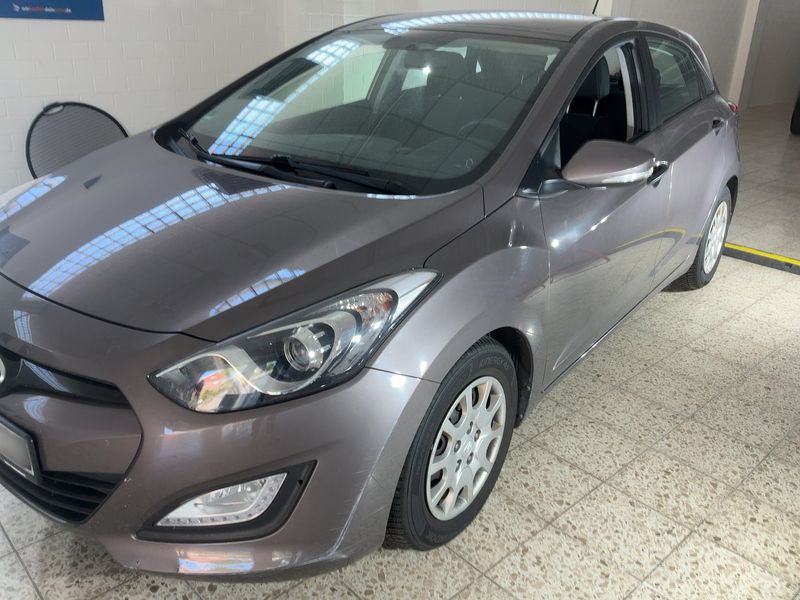 Hyundai i30 1.4 — 1/8
