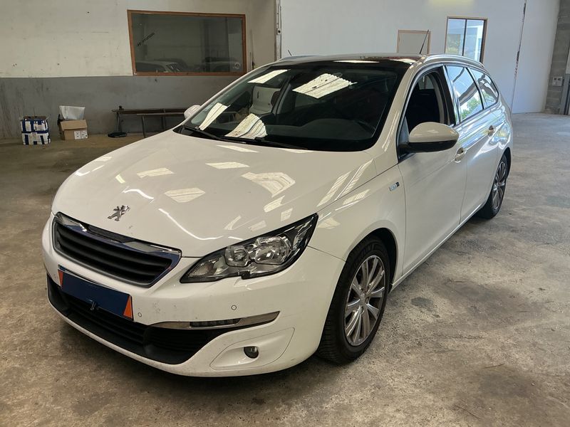 Peugeot 308 1.6 Blue-HDi — 1/8