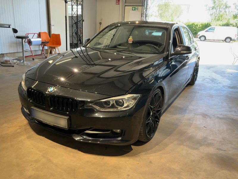 BMW 3er 335i — 1/8