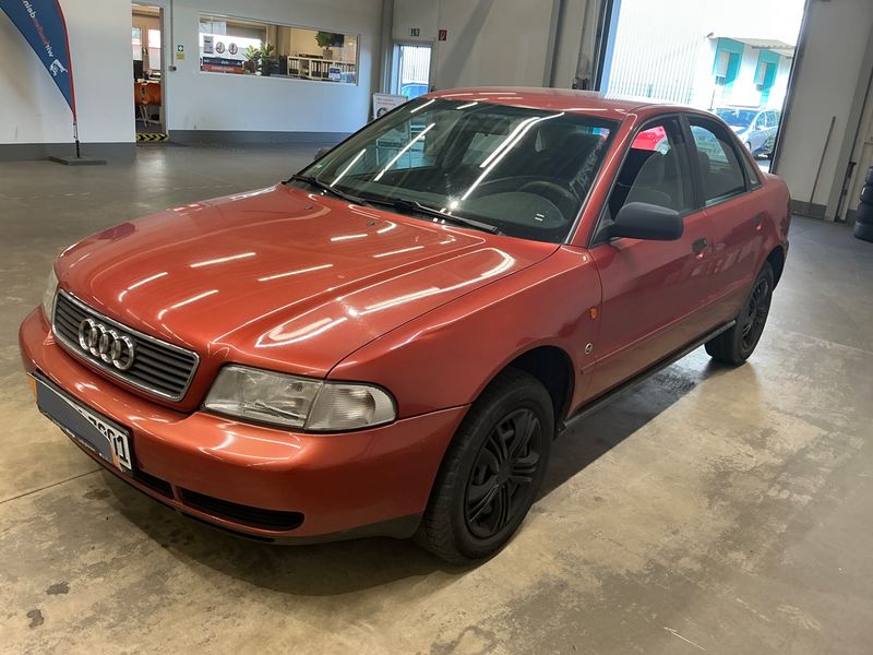 Audi A4 1.8 — 1/8