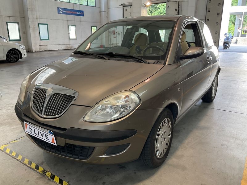 Lancia Ypsilon 1.2 — 1/8