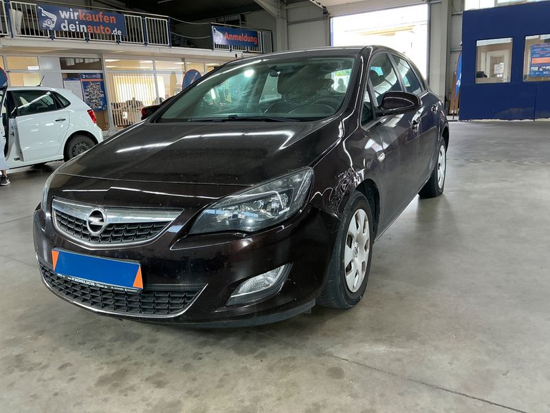 Opel Astra 1.7 CDTI — 1/8