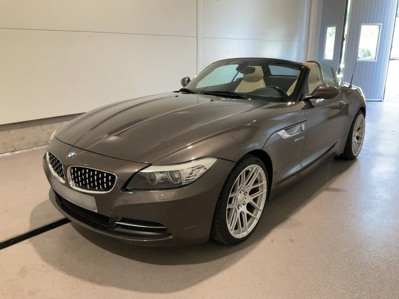 BMW Z4 sDrive 30i — 1/8