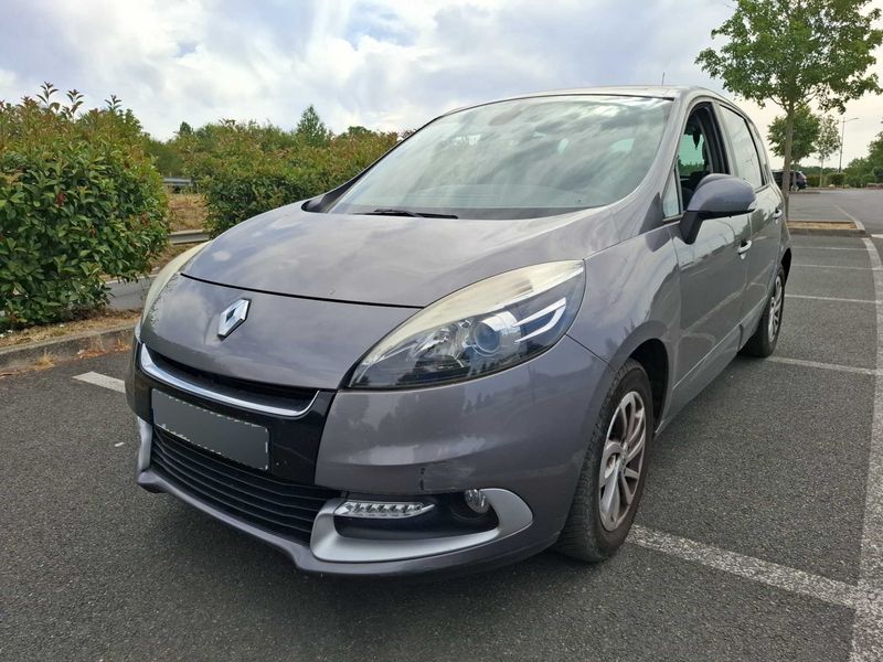 Renault Scenic 1.2 — фото 1