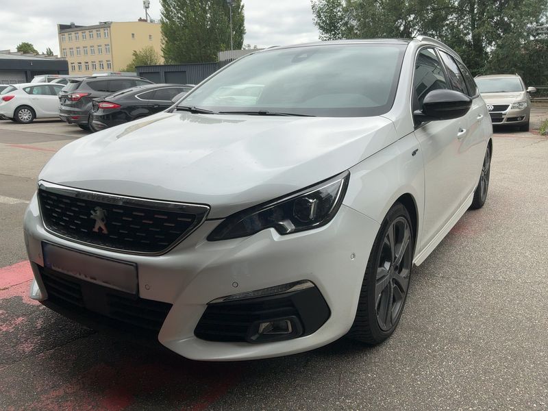 Peugeot 308 2.0 Blue-HDi — 1/8