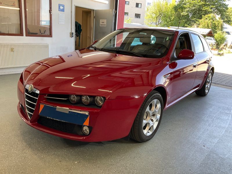 Alfa Romeo Alfa 159 2.0 JTDM — 1/8